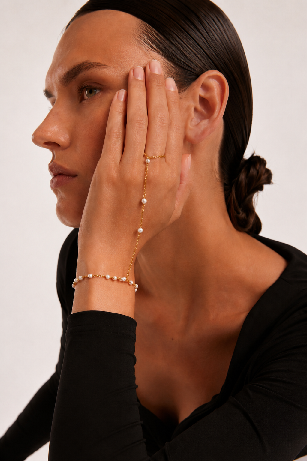 PEARL HANDCHAIN