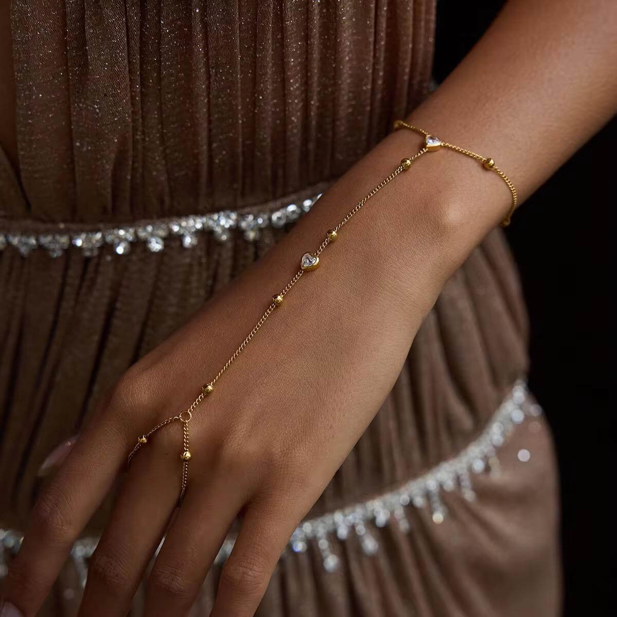 HEART HANDCHAIN