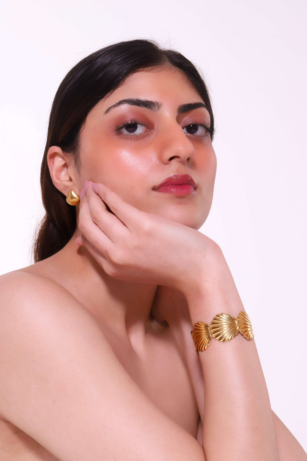 SHELL BANGLE