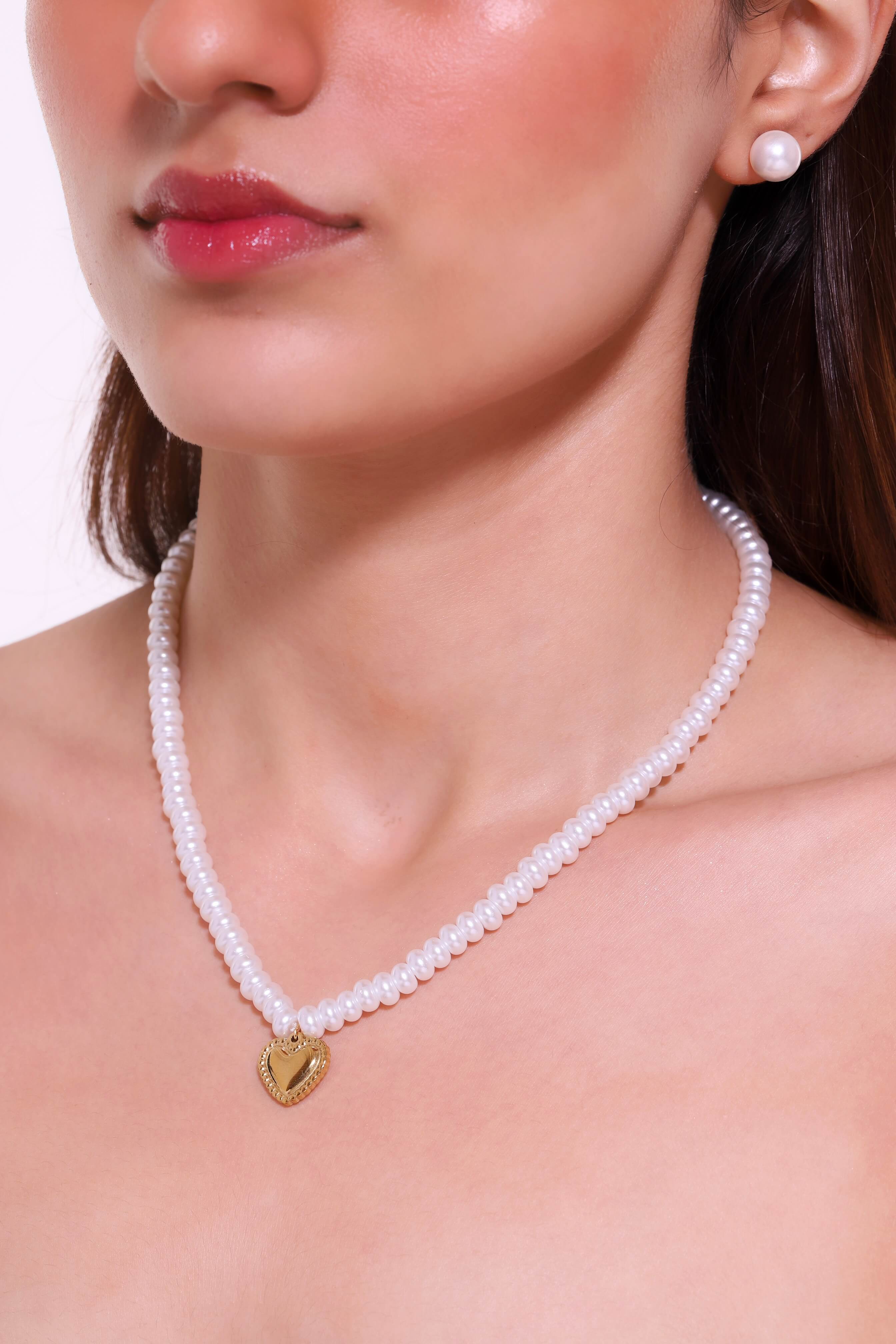DAPHNE PEARL NECKLACE