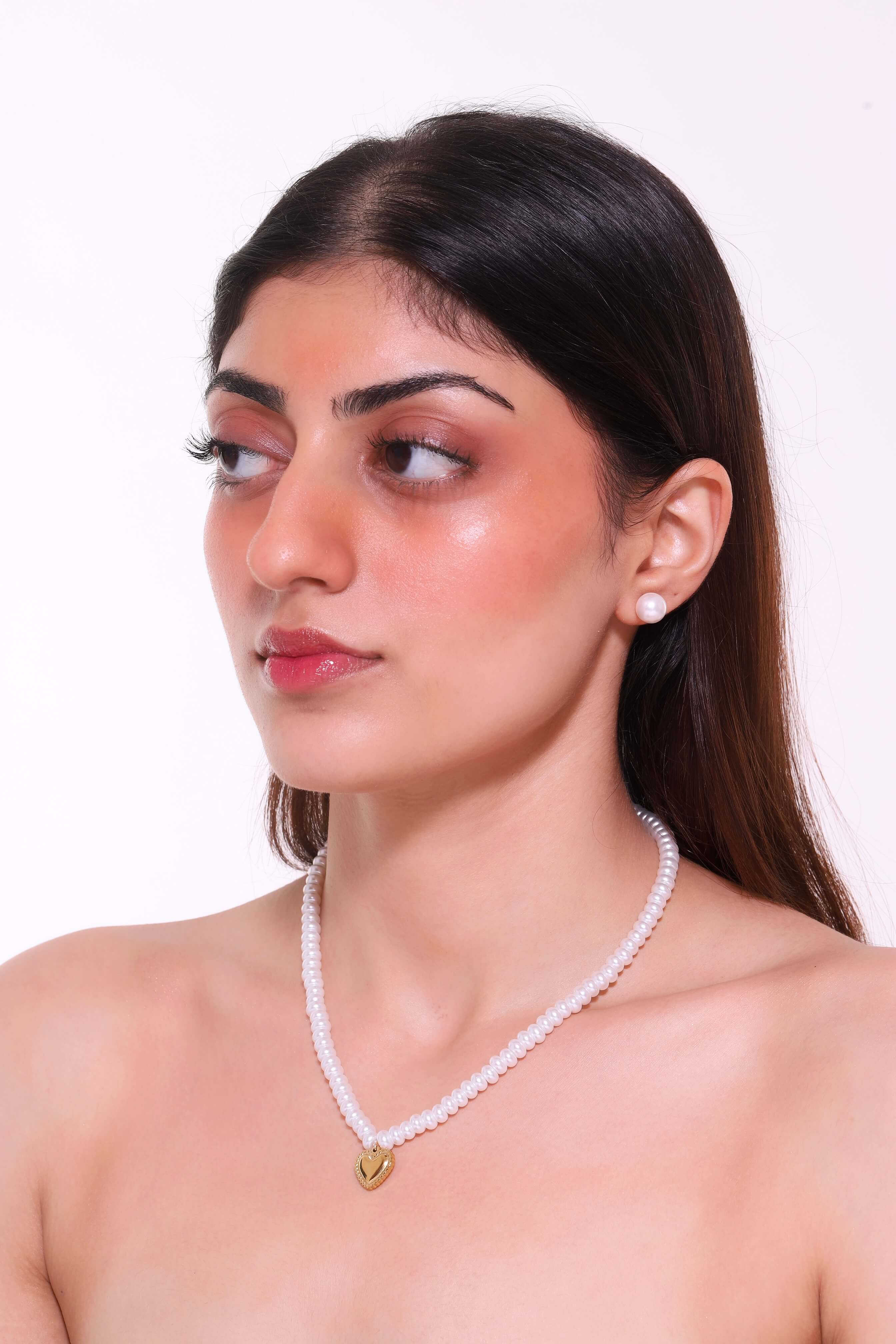 DAPHNE PEARL NECKLACE