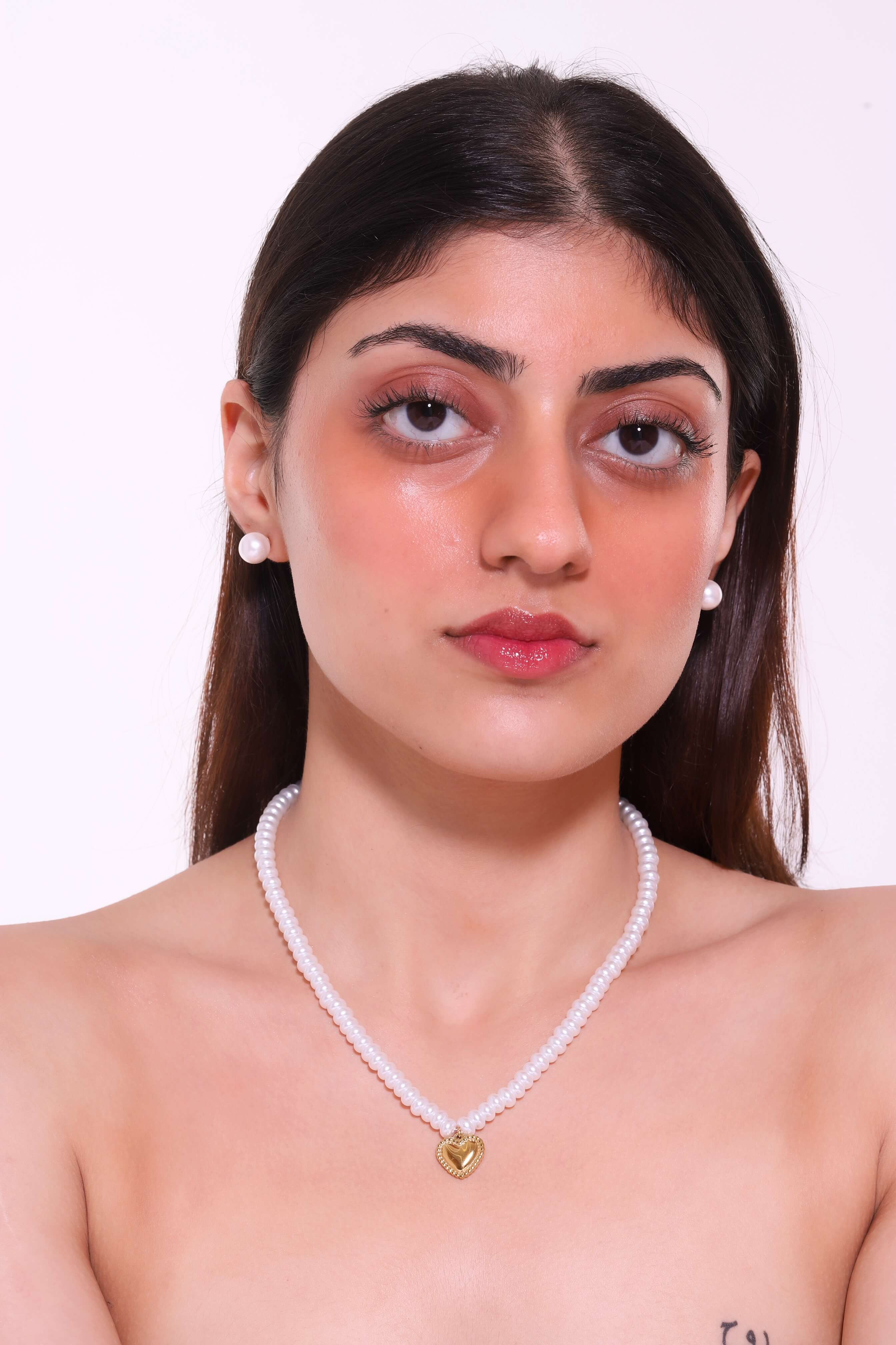 DAPHNE PEARL NECKLACE