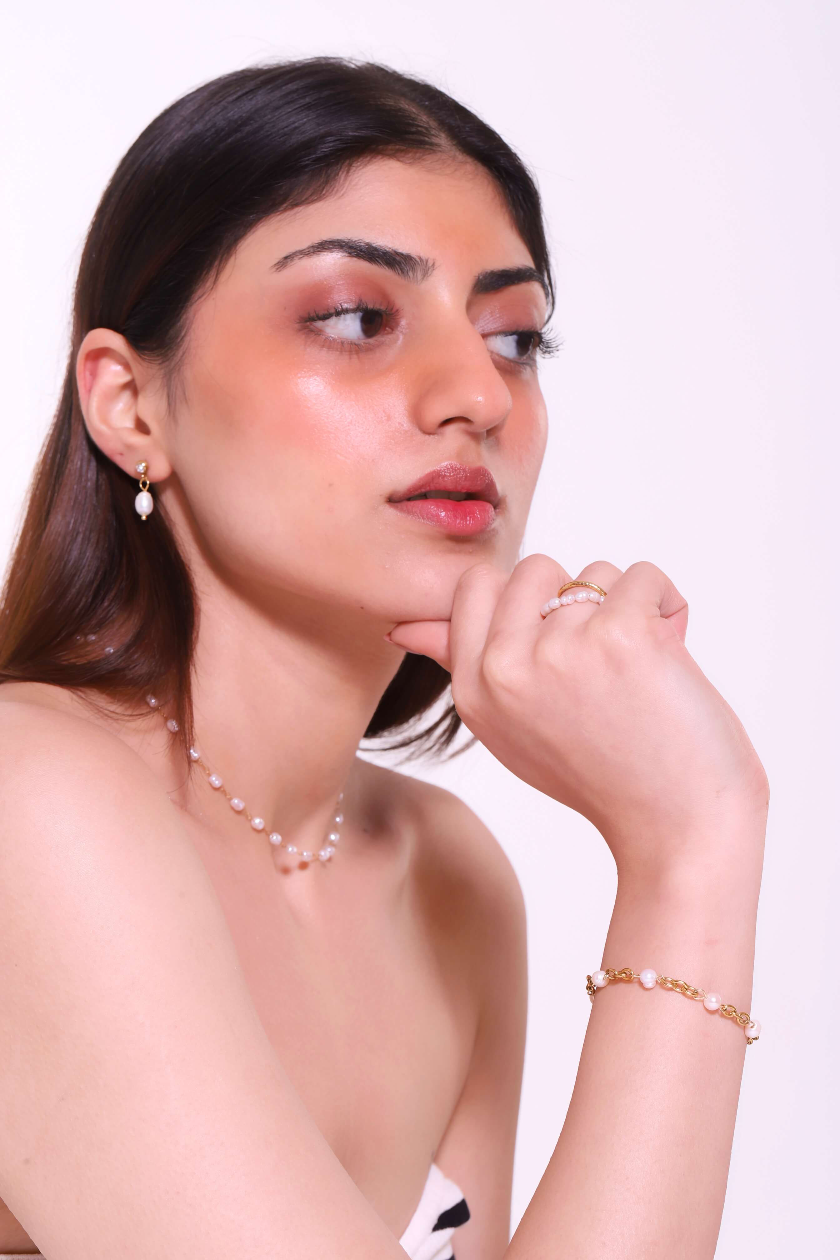 AURORA PEARL NECKLACE