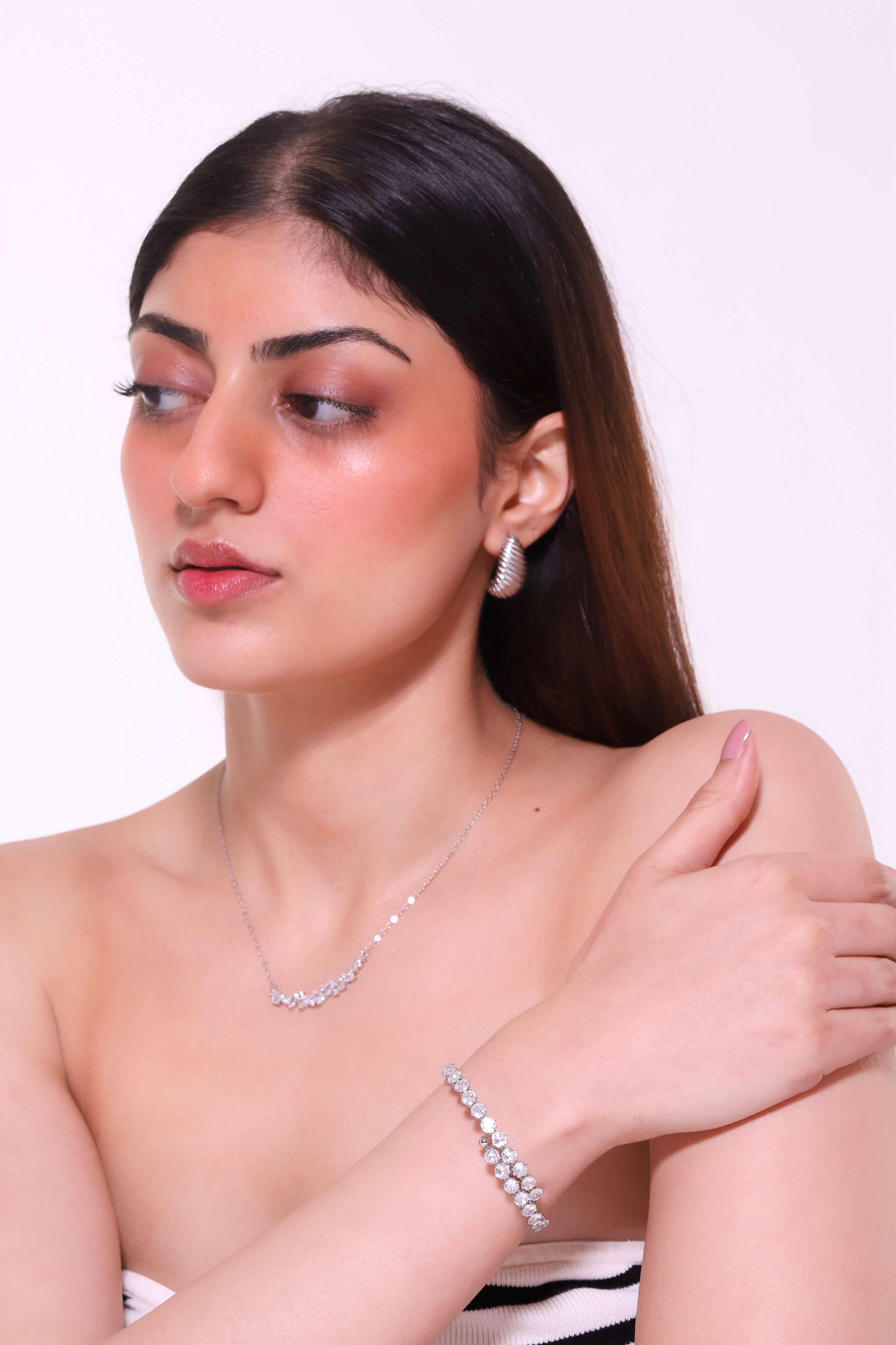 LUNA TEARDROPS [SILVER]
