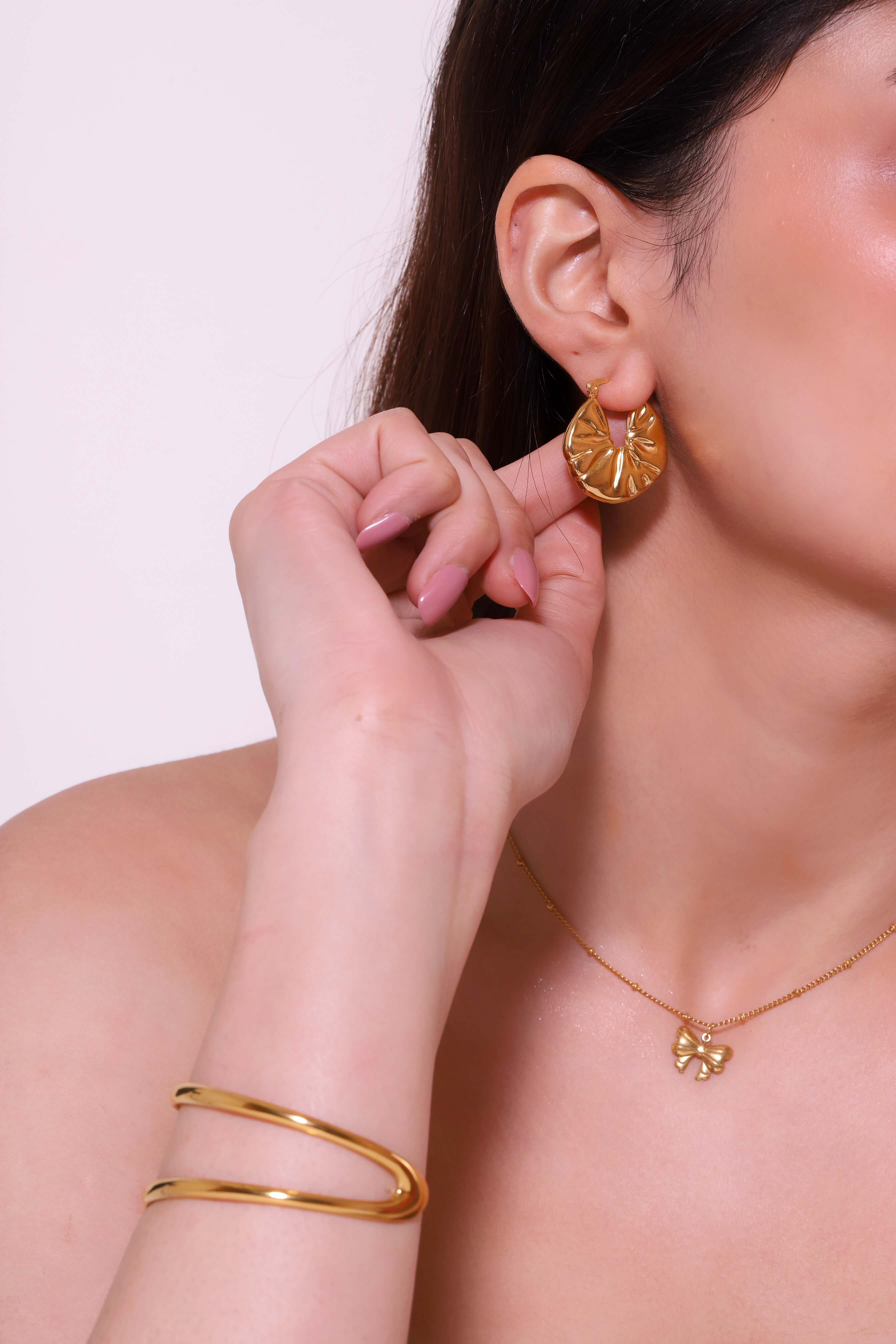 GIGI HOOPS