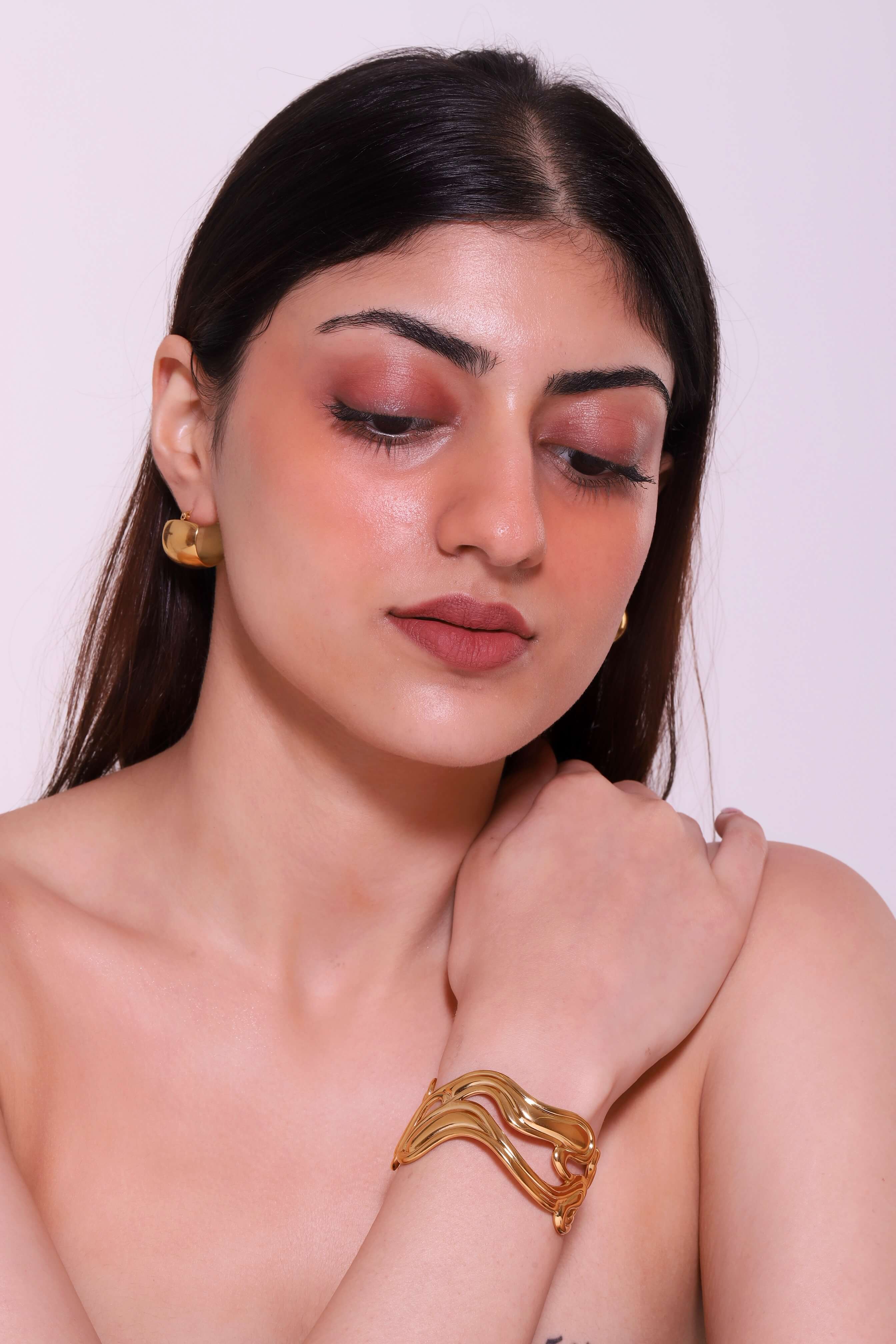 BELLA HOOPS