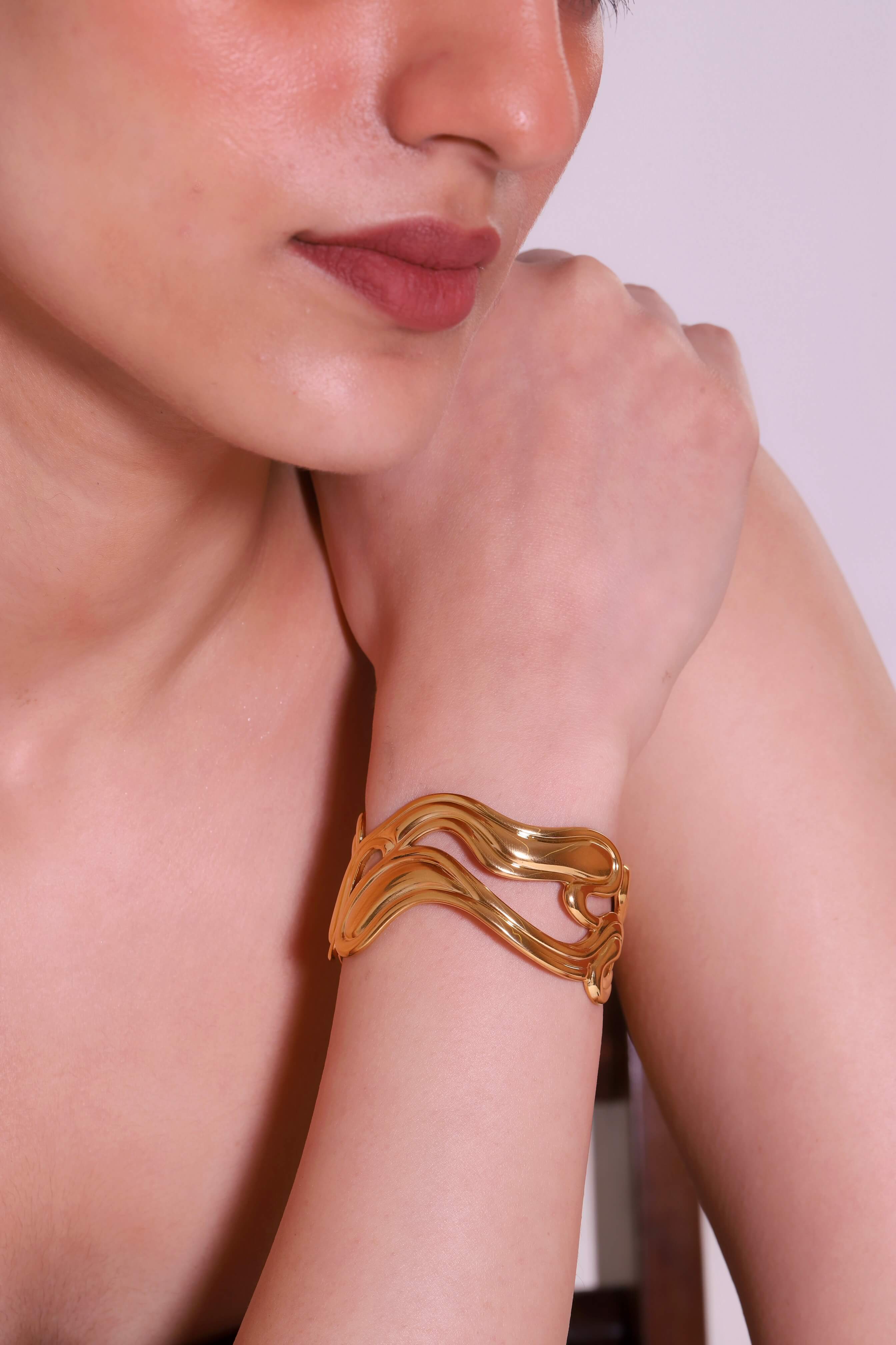 MADONNA BANGLE