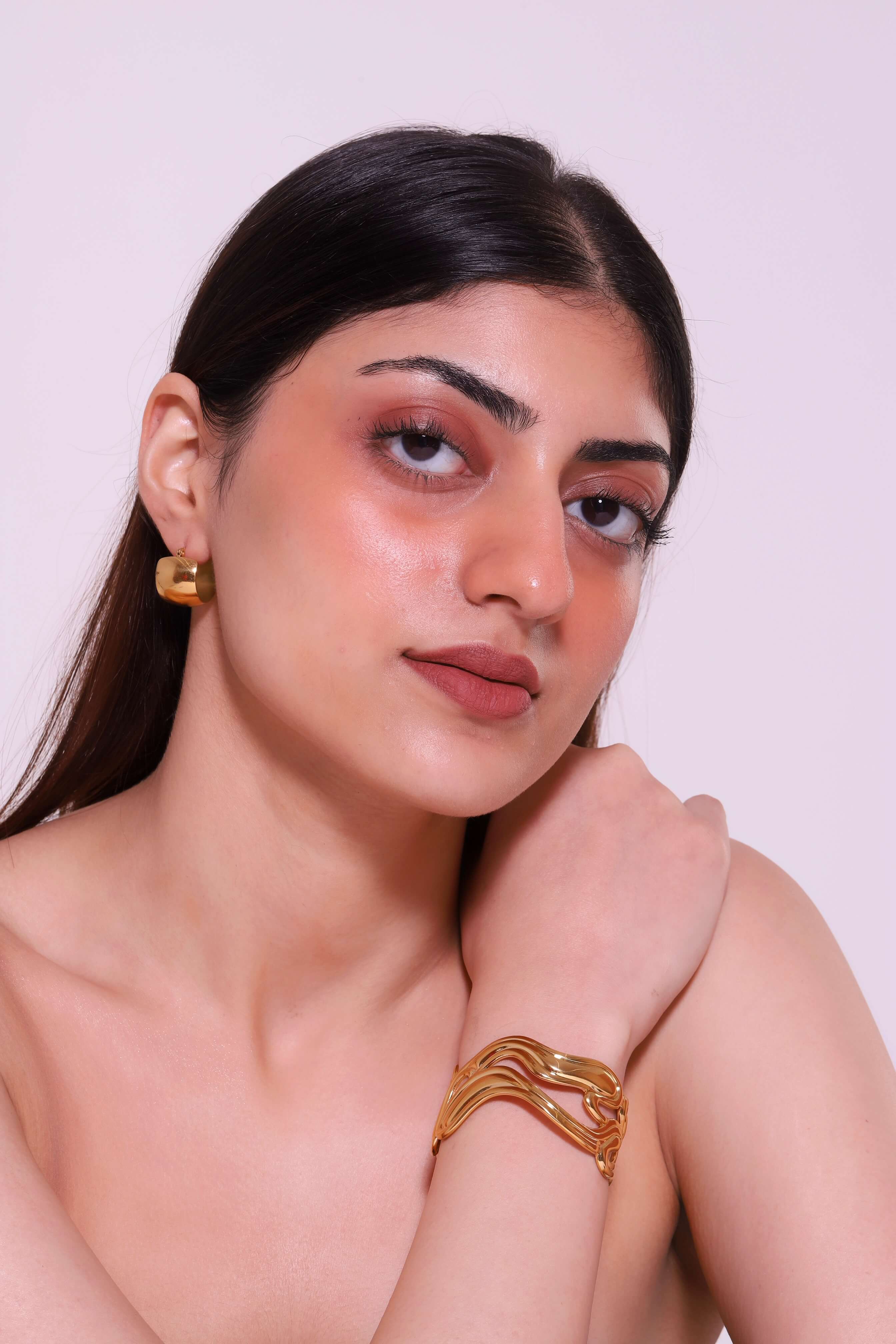 BELLA HOOPS