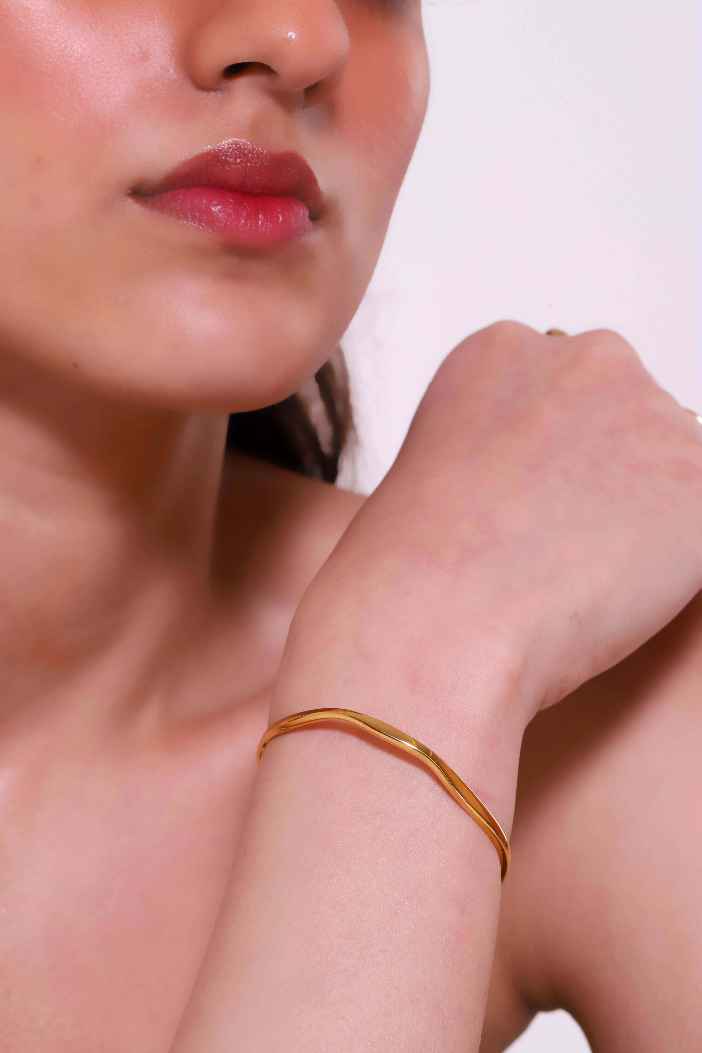 SIERRA BANGLE [GOLD]