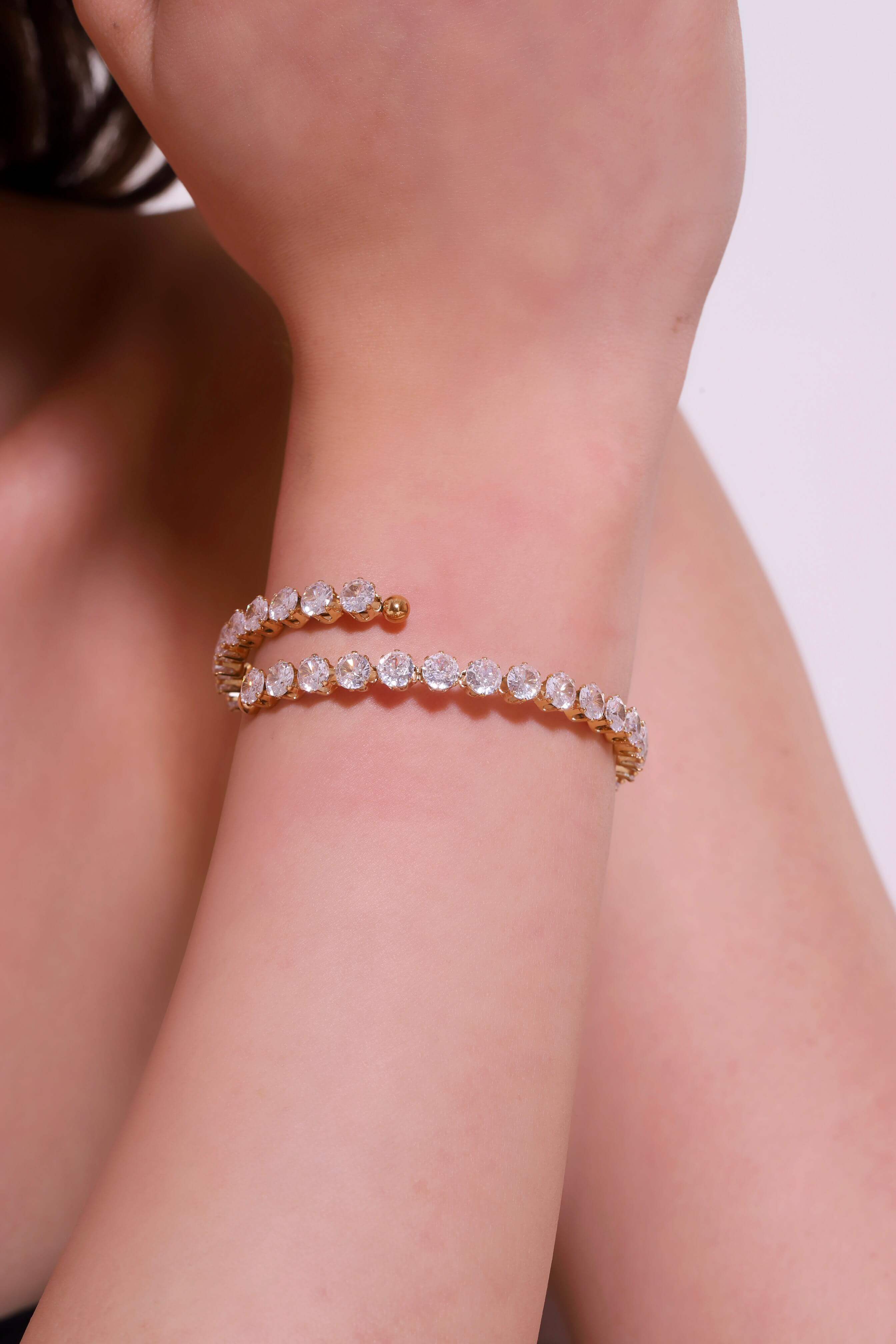 SERENITY BANGLE [GOLD]