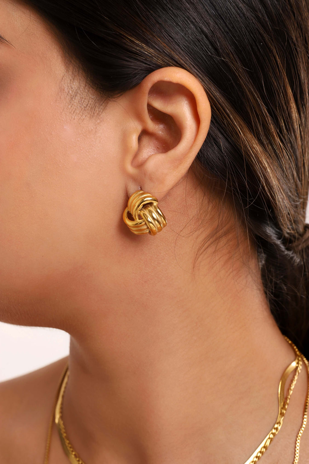 GENEVA KNOT STUDS
