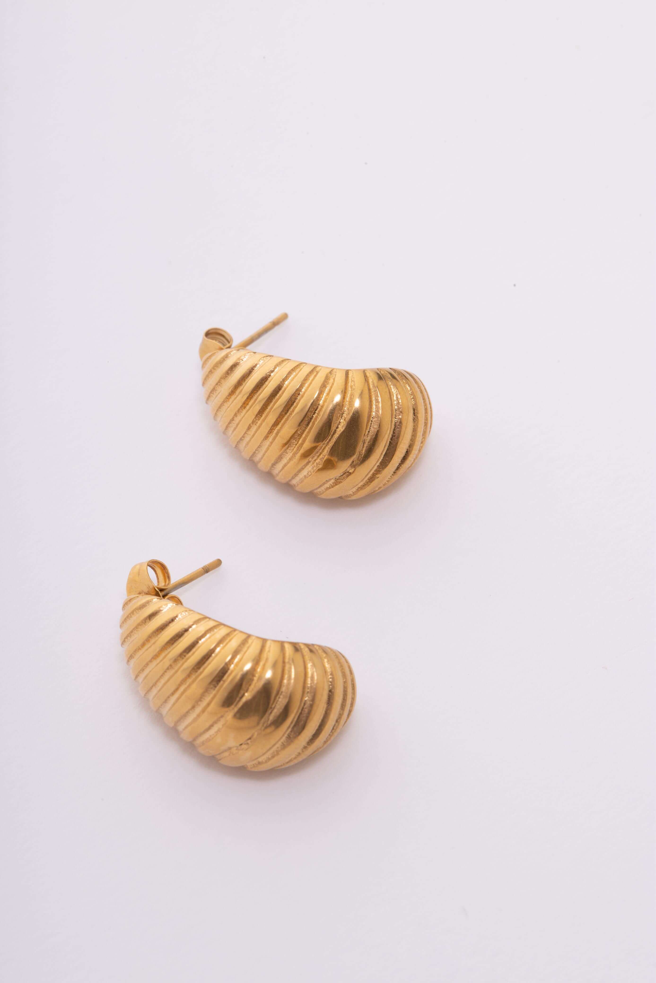 LUNA TEARDROPS [GOLD]