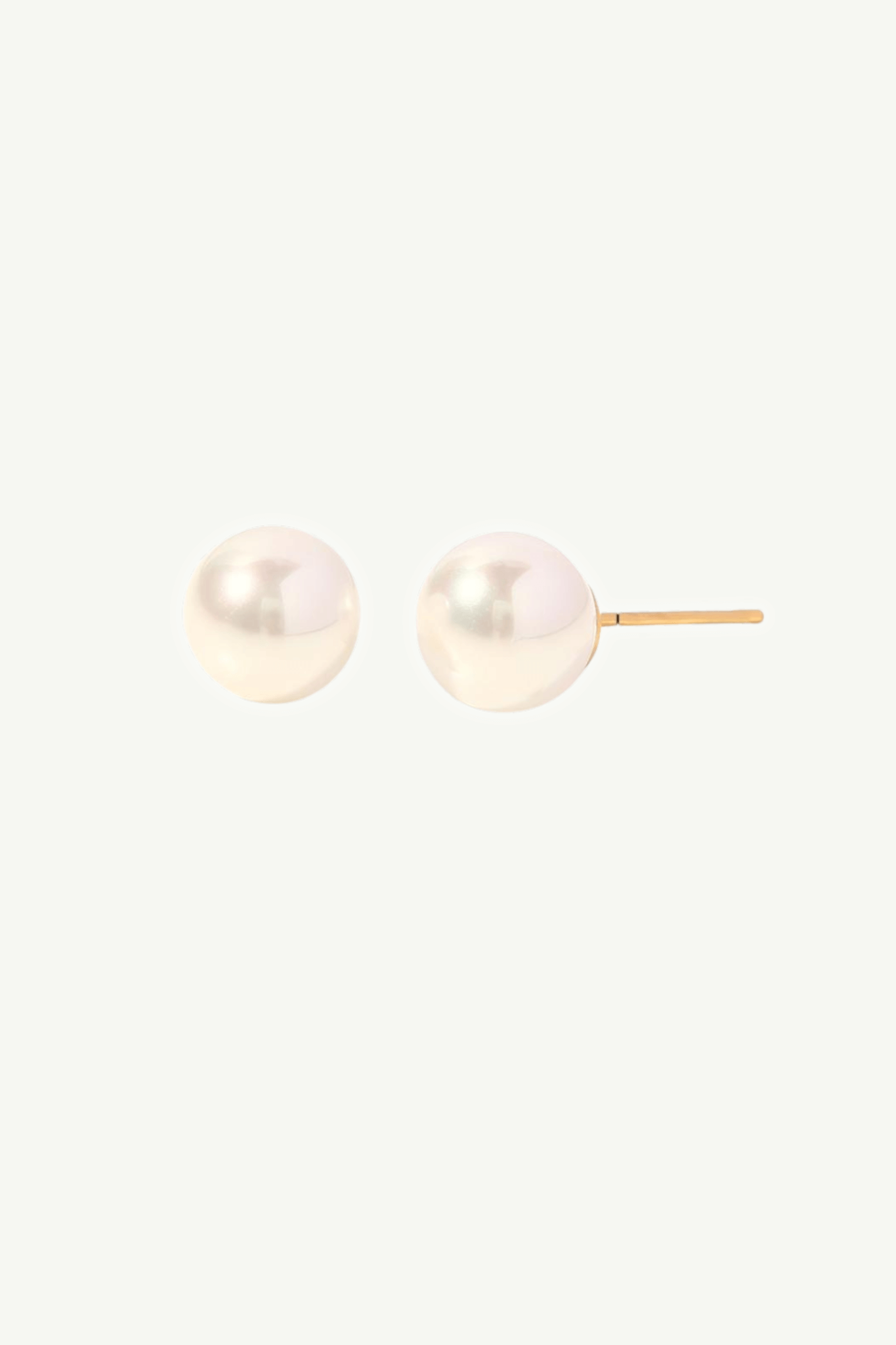 DAPHNE PEARL STUDS