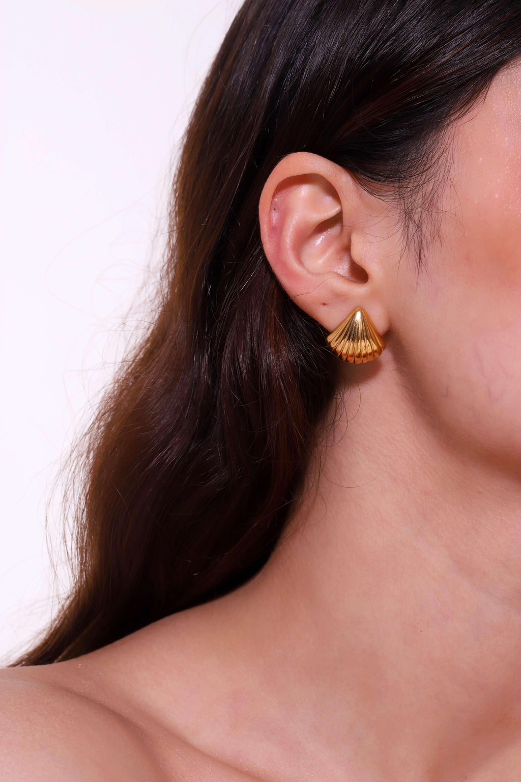SHELL STUDS