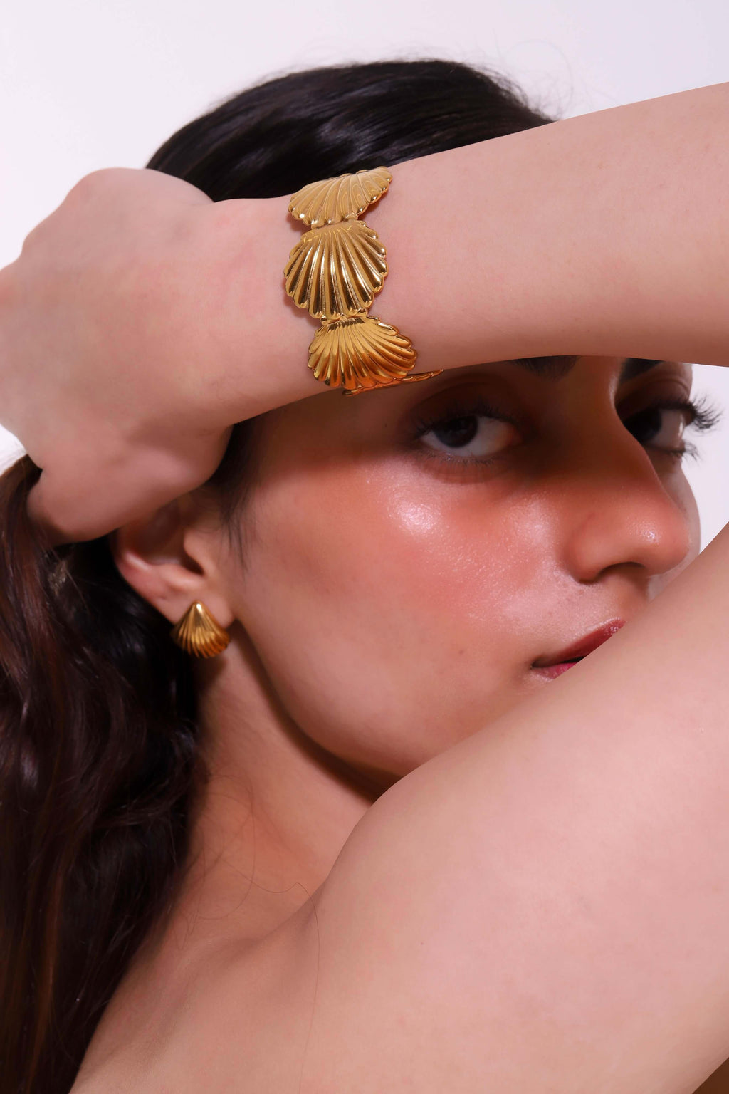 SHELL STUDS