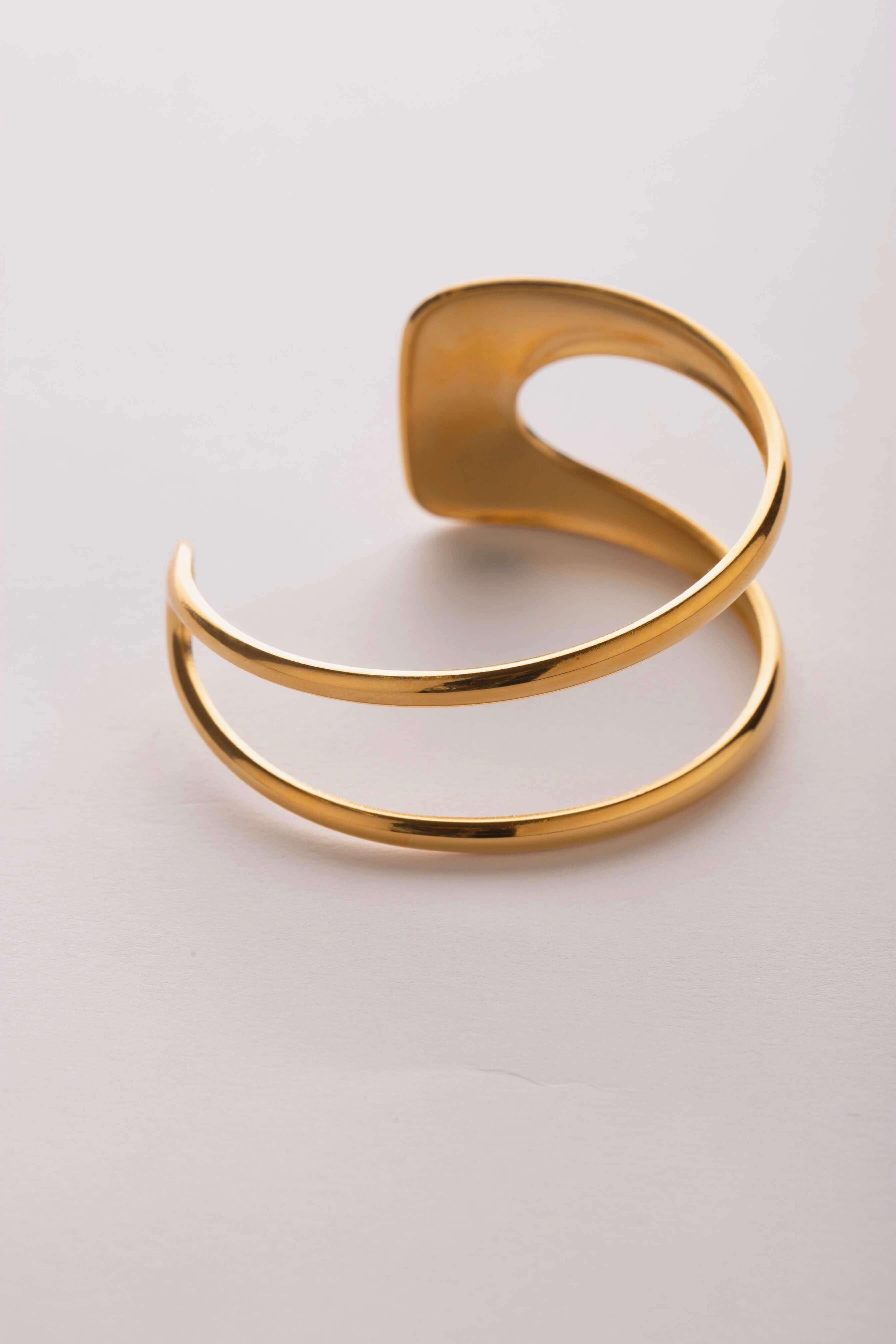 COSMO BANGLE